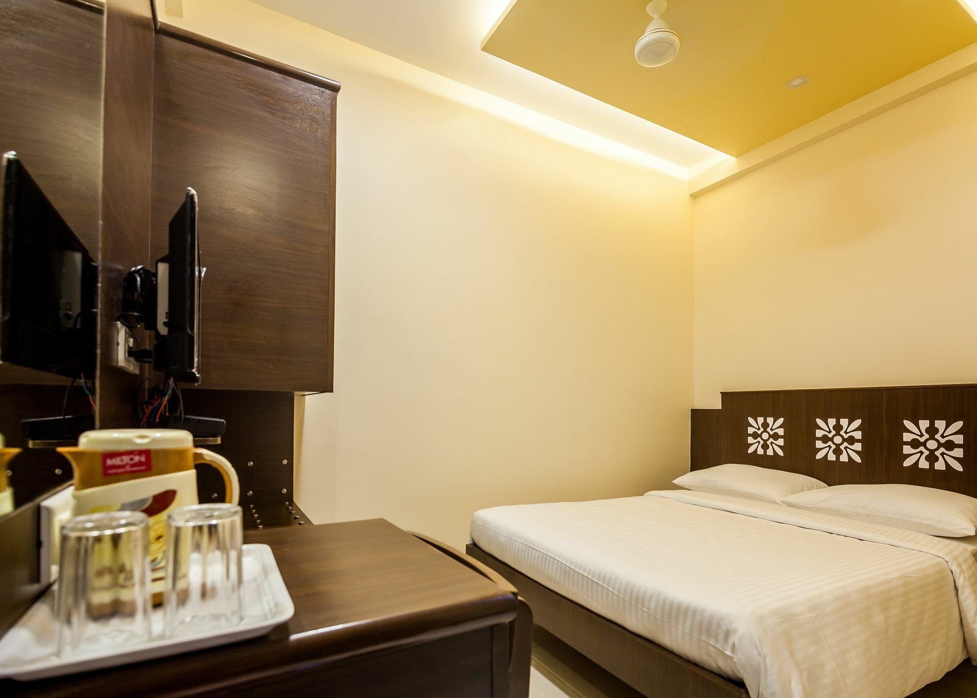City Guest House - Dadar Мумбаи Экстерьер фото
